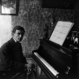 Maurice_Ravel_au_piano_1912
